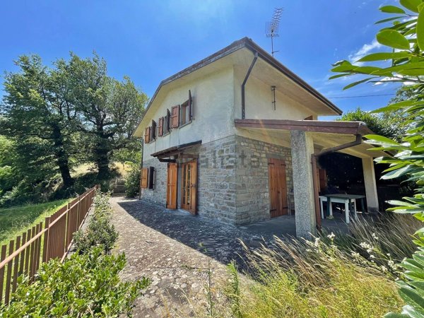 casa indipendente in vendita a Castel del Rio in zona Valsalva