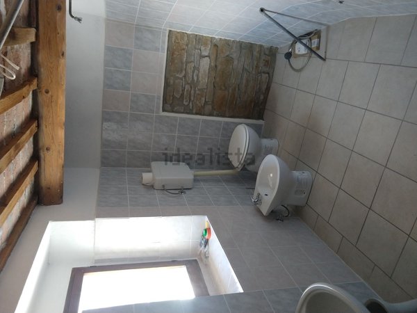 esavano in vendita a Castel del Rio