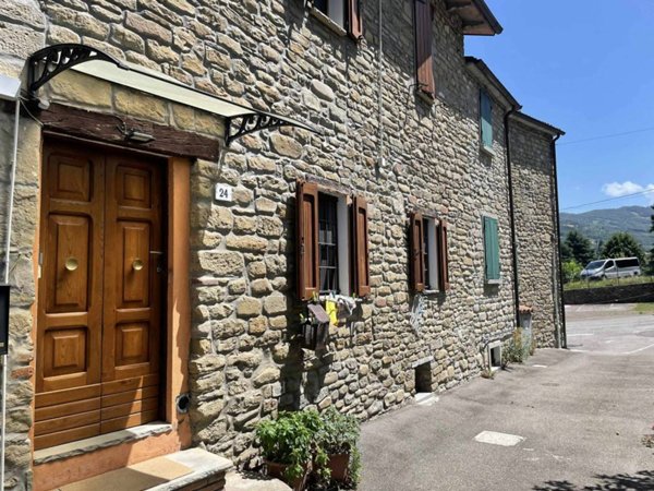 casa indipendente in vendita a Castel del Rio in zona Valsalva