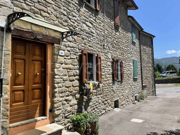casa indipendente in vendita a Castel del Rio in zona Valsalva