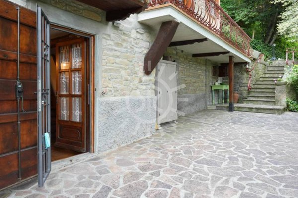 casa indipendente in vendita a Castel del Rio in zona Valsalva