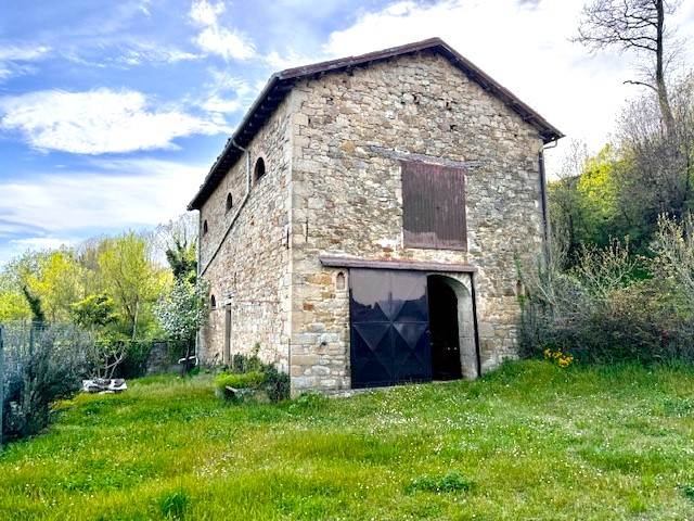 casa indipendente in vendita a Castel di Casio in zona Suviana