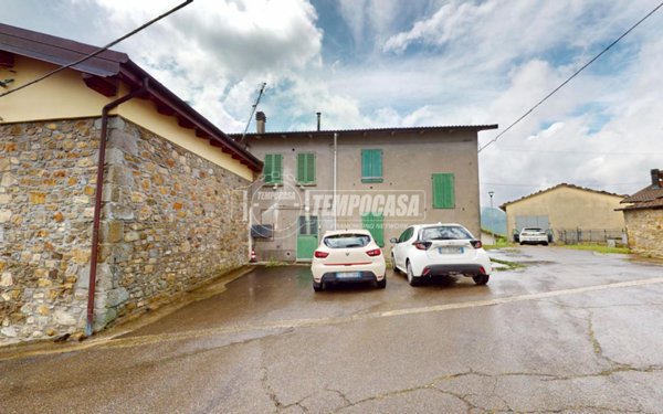 casa indipendente in vendita a Castel di Casio in zona Suviana