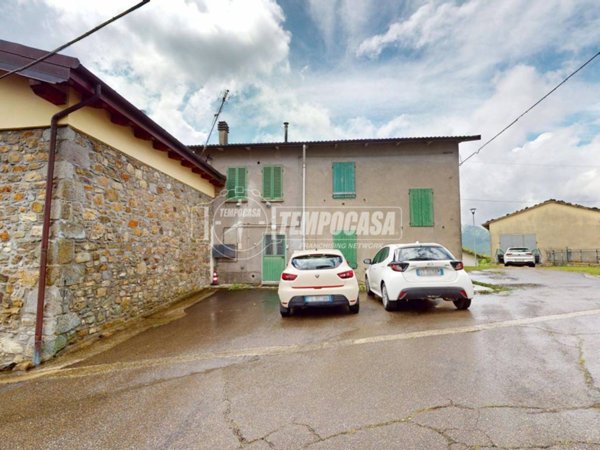 casa indipendente in vendita a Castel di Casio in zona Suviana