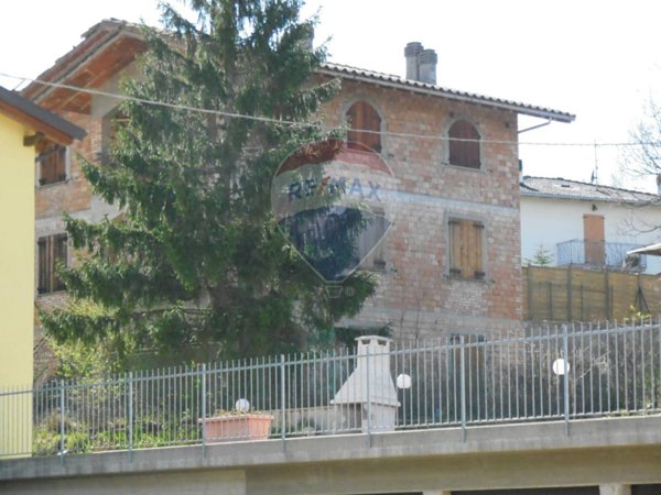 casa indipendente in vendita a Castel di Casio in zona Suviana