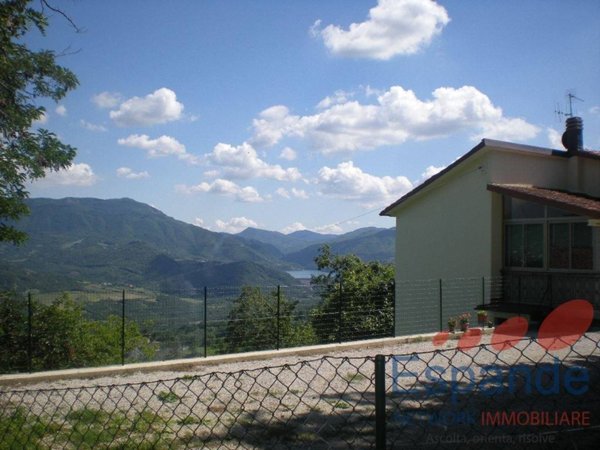 casa indipendente in vendita a Castel di Casio in zona Suviana