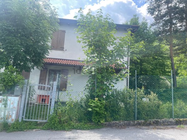 casa indipendente in vendita a Castel di Casio in zona Badi