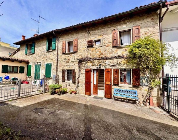 casa indipendente in vendita a Castel di Casio in zona Suviana