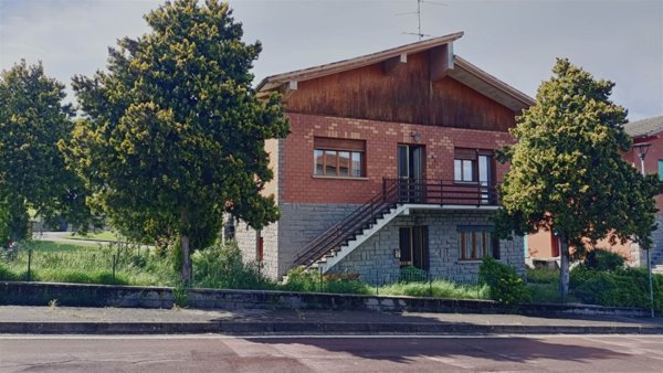 casa indipendente in vendita a Castel di Casio