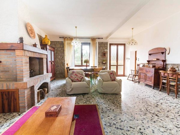 casa indipendente in vendita a Castel di Casio in zona Suviana