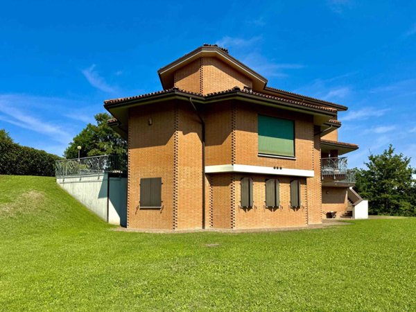 casa indipendente in vendita a Castel di Casio in zona Badi