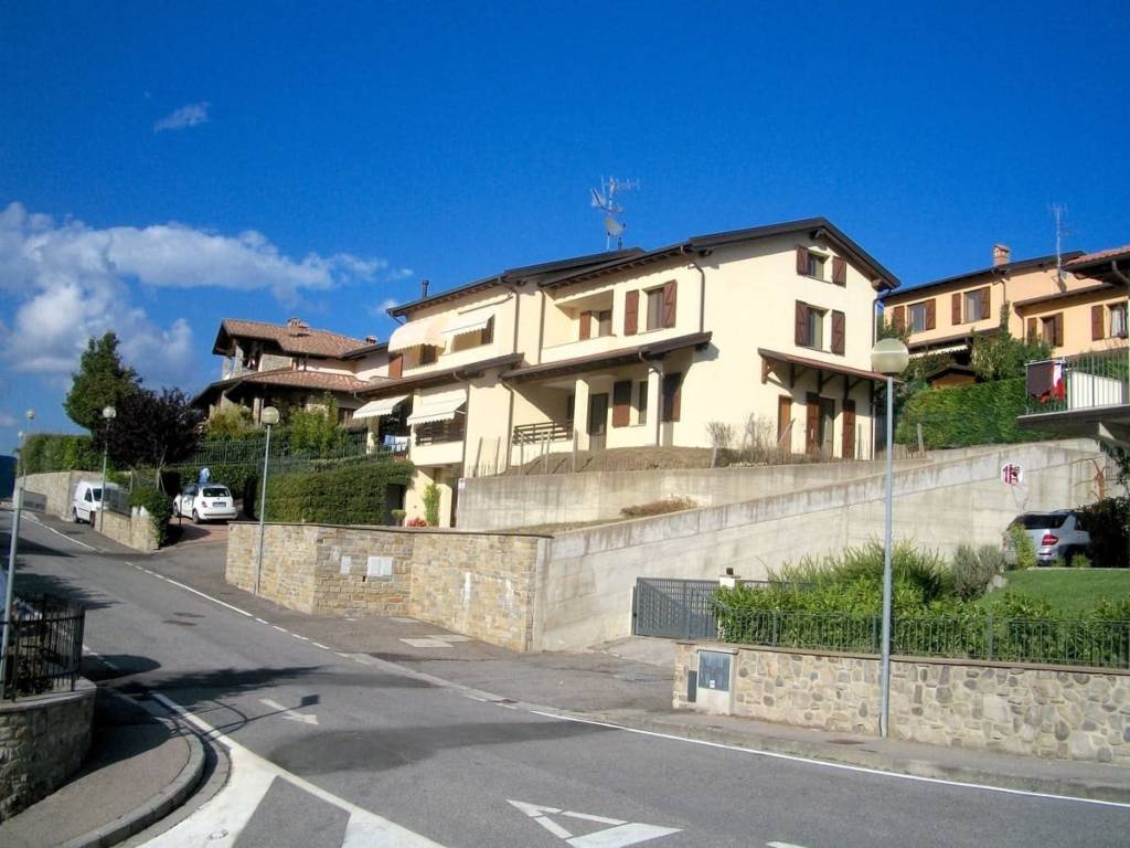 casa indipendente in vendita a Castel di Casio in zona Casola
