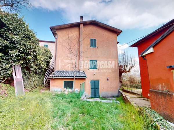 casa indipendente in vendita a Castel di Casio in zona Suviana