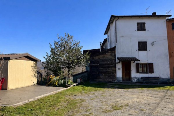 casa indipendente in vendita a Castel di Casio in zona Suviana