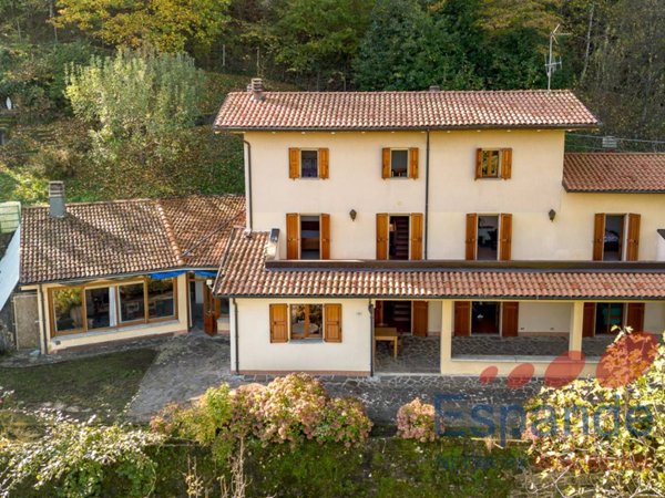 casa indipendente in vendita a Castel di Casio in zona Suviana