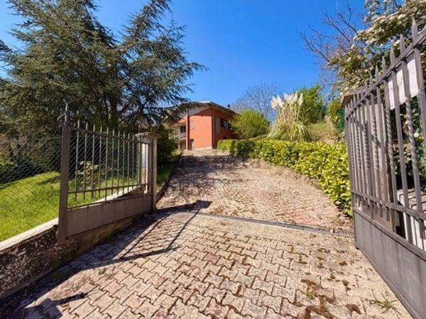 casa indipendente in vendita a Castel di Casio