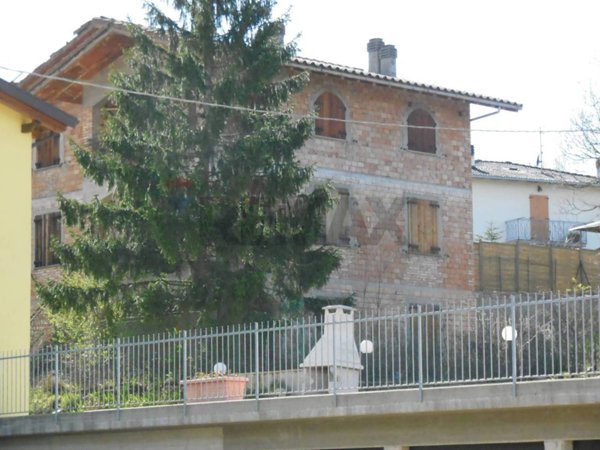casa indipendente in vendita a Castel di Casio in zona Suviana