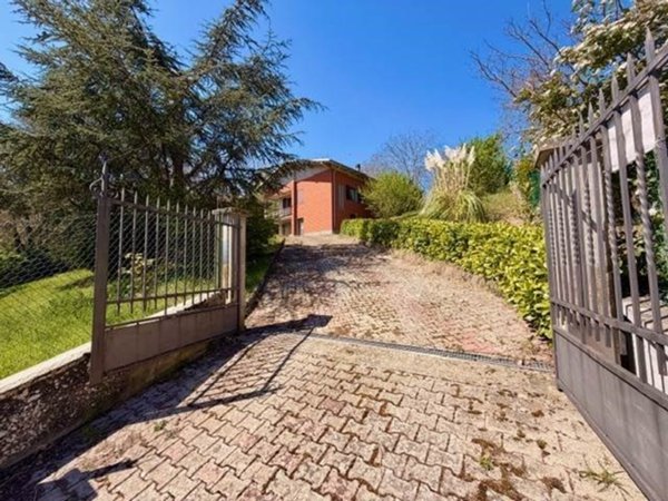 casa indipendente in vendita a Castel di Casio