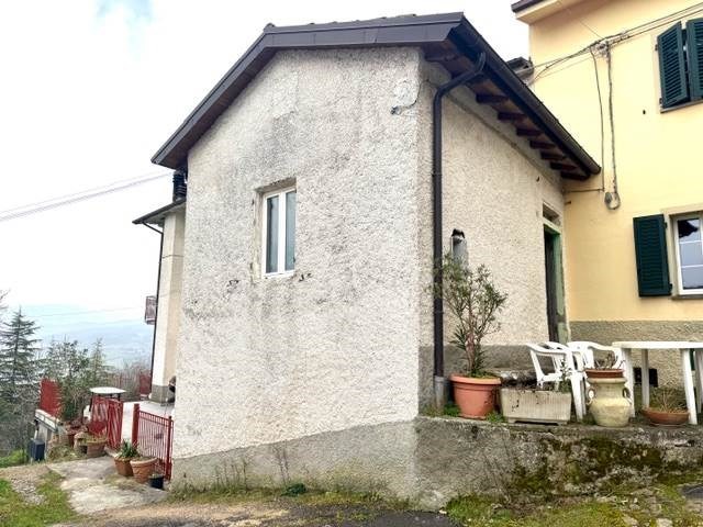 casa indipendente in vendita a Castel di Casio in zona Suviana