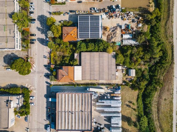 locale commerciale in vendita a Castel Guelfo di Bologna