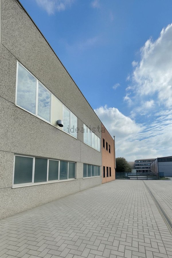 capannone in vendita a Castel Guelfo di Bologna