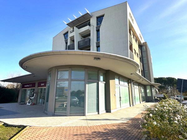 negozio in vendita a Castel Guelfo di Bologna