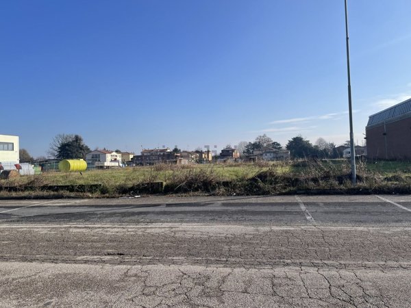 terreno edificabile in vendita a Castello d'Argile