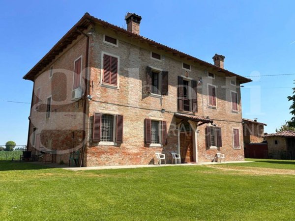 casa indipendente in vendita a Castello d'Argile