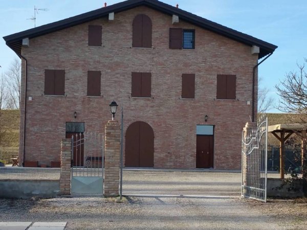 casa indipendente in vendita a Castello d'Argile