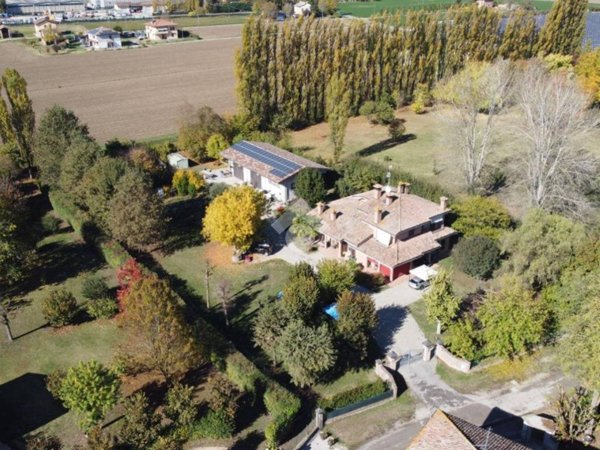 casa indipendente in vendita a Castello d'Argile