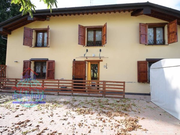 casa indipendente in vendita a Castello d'Argile