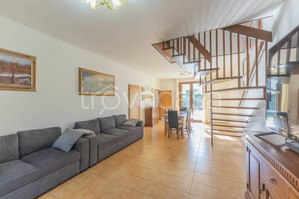 casa indipendente in vendita a Castello d'Argile