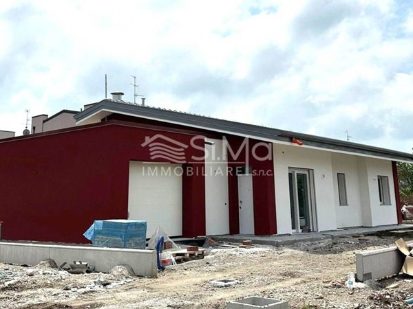 casa indipendente in vendita a Castello d'Argile