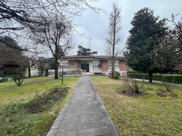 casa indipendente in vendita a Castello d'Argile