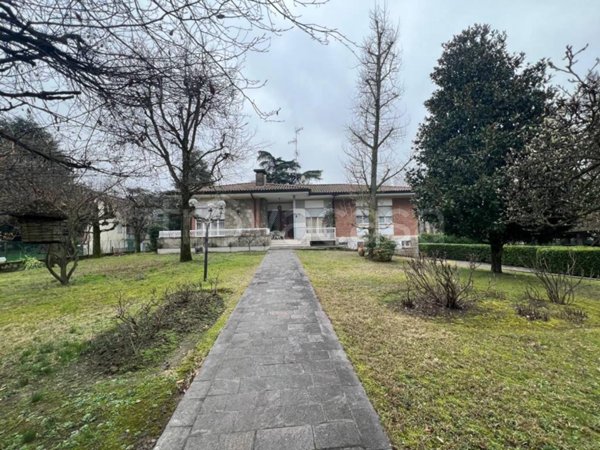 casa indipendente in vendita a Castello d'Argile
