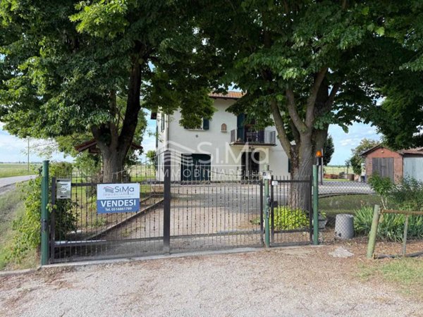 casa indipendente in vendita a Castello d'Argile
