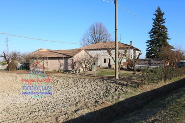 casa indipendente in vendita a Castello d'Argile