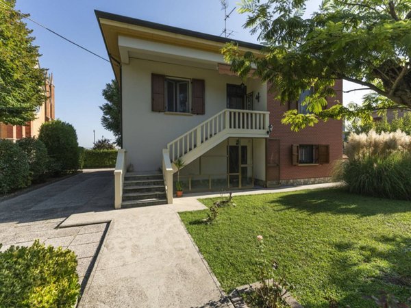 casa indipendente in vendita a Castello d'Argile