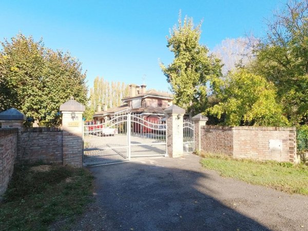 casa indipendente in vendita a Castello d'Argile