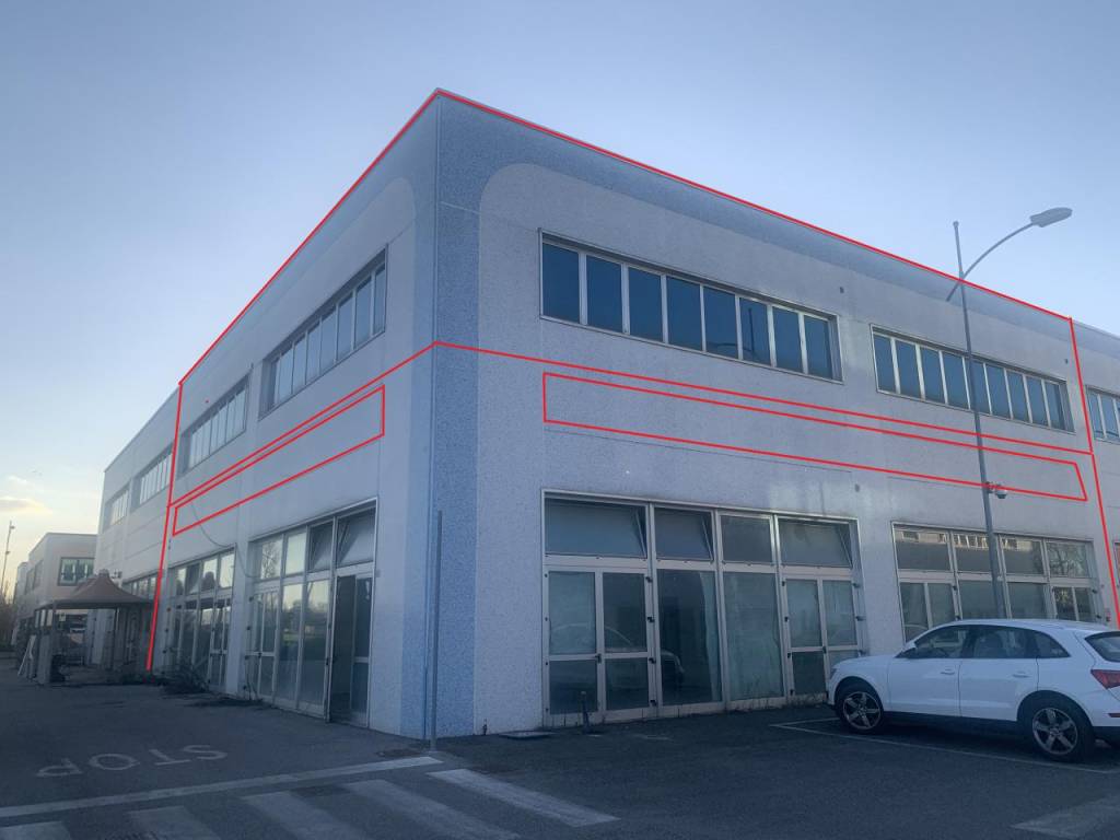 locale commerciale in vendita a Castel Maggiore