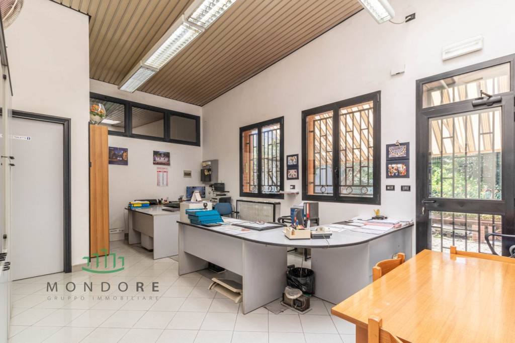 locale commerciale in vendita a Castel Maggiore