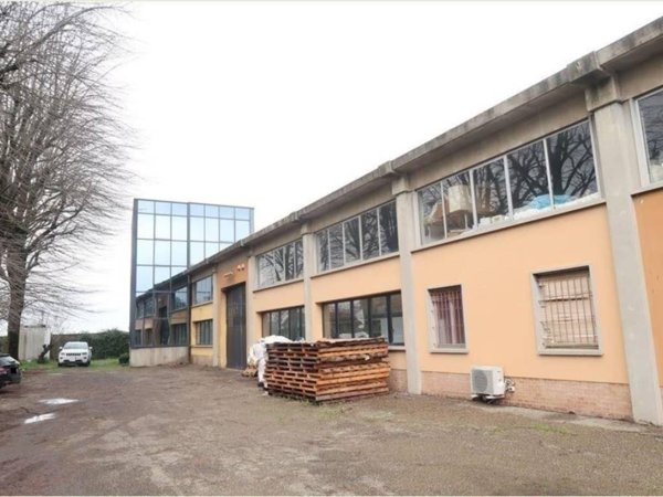 locale commerciale in vendita a Castel Maggiore