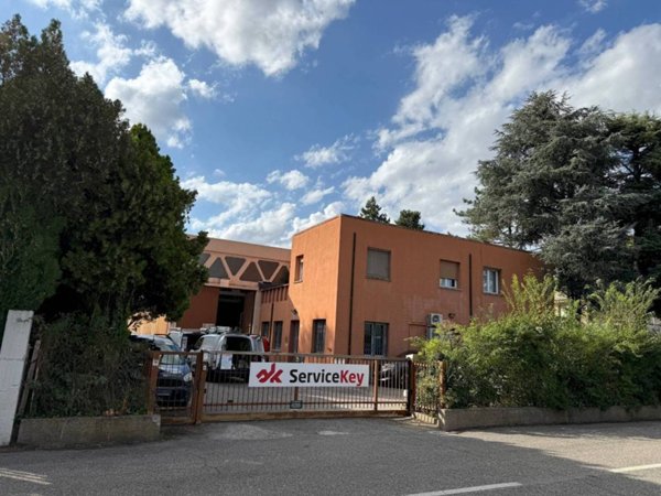 locale commerciale in vendita a Castel Maggiore