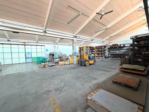 capannone in vendita a Castel Maggiore