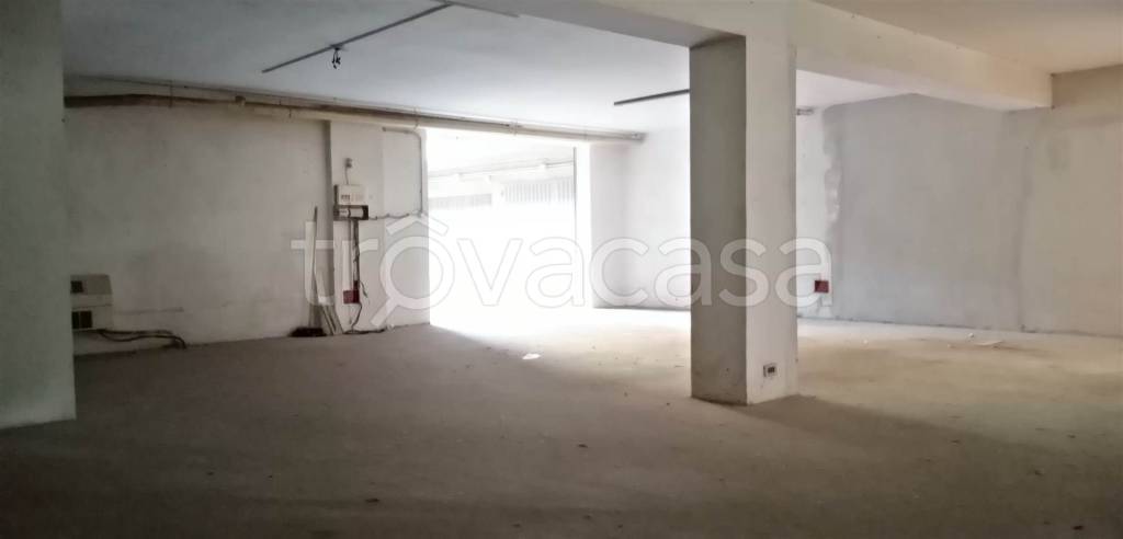 locale commerciale in vendita a Castel Maggiore