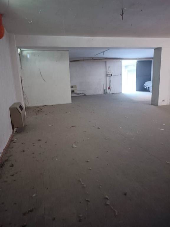 locale di sgombero in vendita a Castel Maggiore