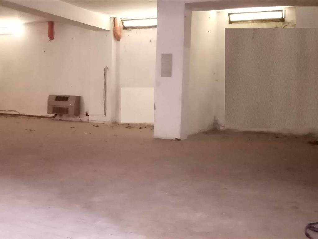 locale commerciale in vendita a Castel Maggiore