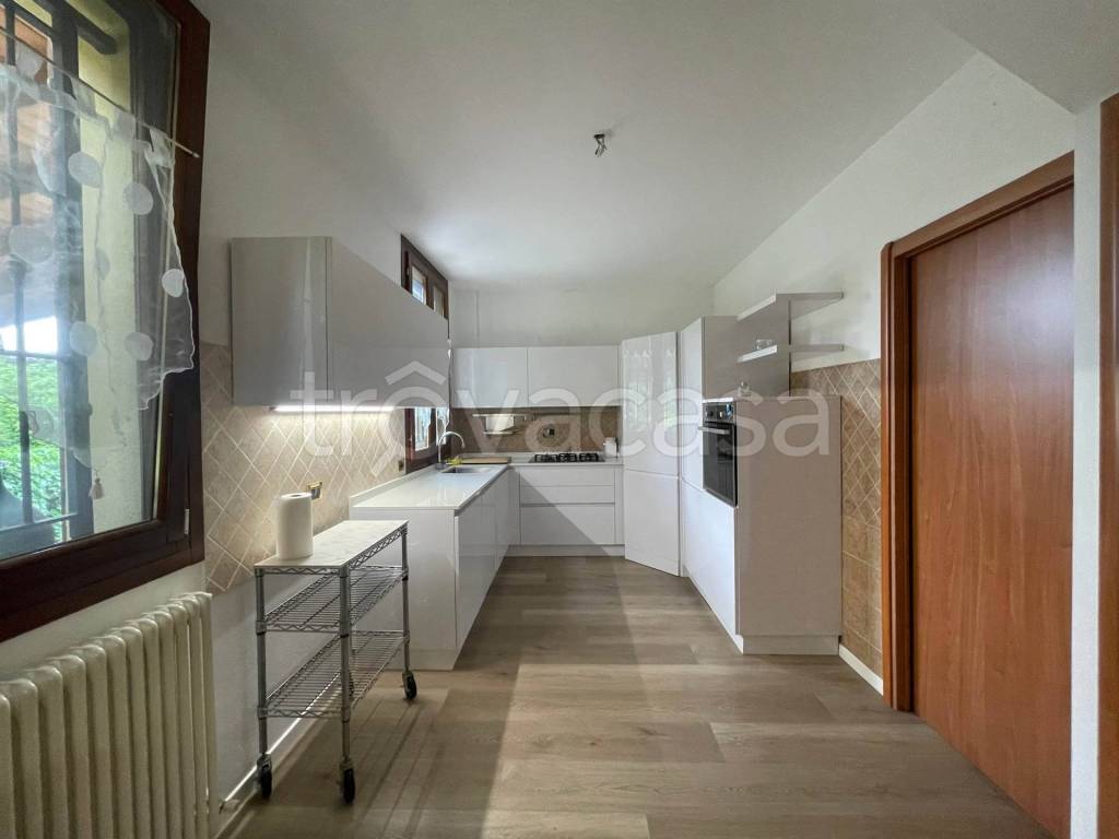 casa indipendente in vendita a Castel Maggiore in zona Sabbiuno