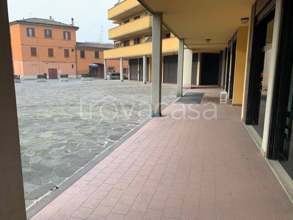 locale commerciale in vendita a Castel Maggiore