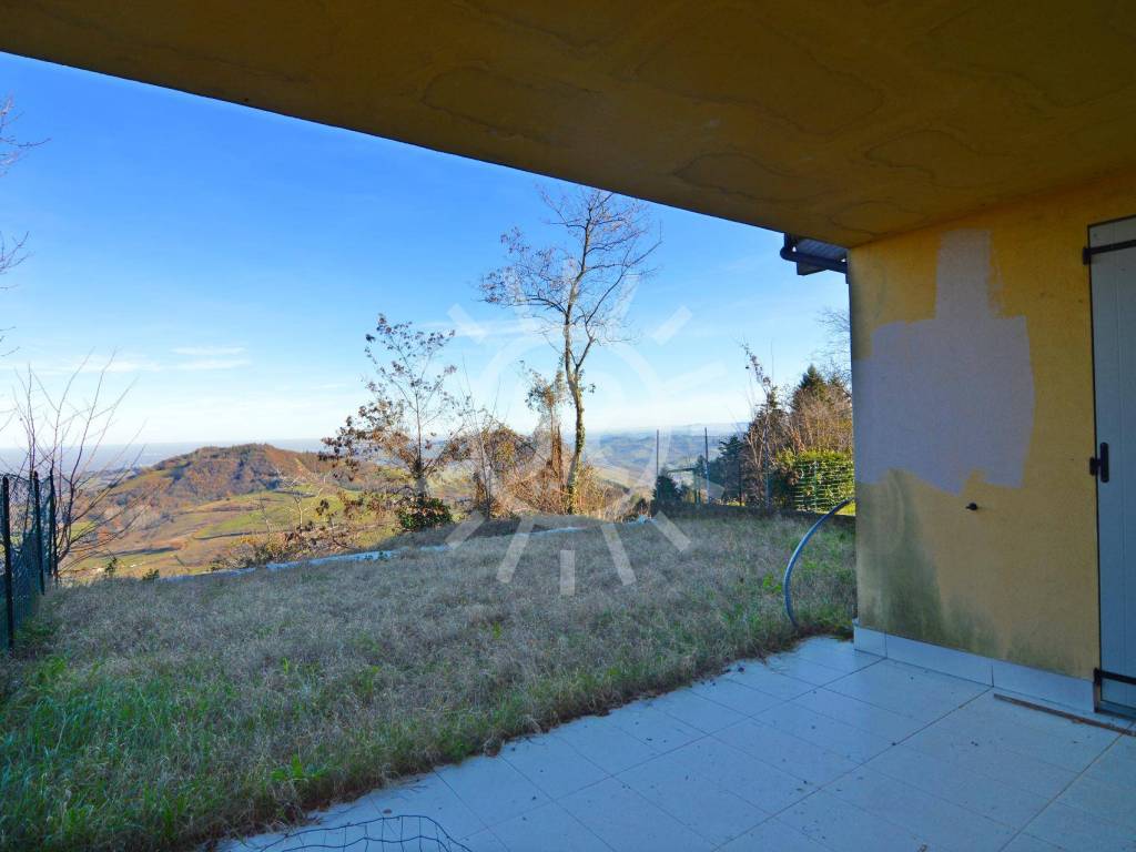 casa indipendente in vendita a Castel San Pietro Terme in zona Montecalderaro